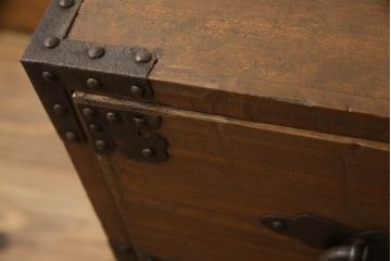 明治期の桐箪笥の見た目を変えずに綺麗にリペア!高品質リペアを施し、ステイン仕上げ。(ローボード、ローチェスト、衣装箪笥)