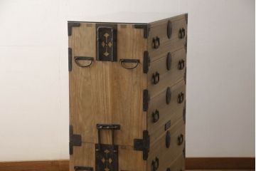 桐箪笥をリペア&カスタム!高品質リペアを施し、ガラス天板を取り付け。木地色仕上げ。(引き出し、収納箪笥、衣装箪笥、桐箪笥)