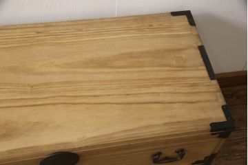 桐箪笥をリペア&カスタム!高品質リペアを施し、ガラス天板を取り付け。木地色仕上げ。(引き出し、収納箪笥、衣装箪笥、桐箪笥)