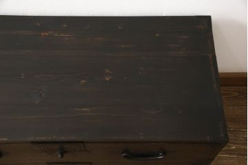 重ね箪笥をリペア&カスタム!観音扉内部は引き出しを取り外し棚に加工。鉄脚を取り付け、現状の色味をベースに着色仕上げ。(観音箪笥、衣装箪笥、時代箪笥、引き出し)