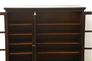 収納棚をリペア&カスタム!ご要望の木製脚を取り付け。(食器棚、戸棚、飾り棚、サイドキャビネット、サイドボード、本棚、北海道民芸家具)
