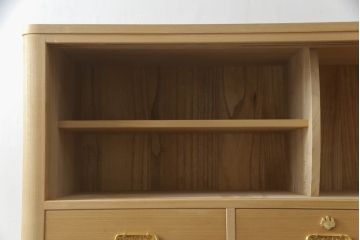 総桐箪笥をリペア&カスタム!上段右側の棚板を取り外し、畳に跡がつくのを軽減させるための下敷き板を新規製作。砥の粉を落としクリアワックスで仕上げ。(胴丸、和タンス、桐たんす、収納箪笥、衣装タンス)