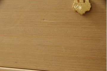 総桐箪笥をリペア&カスタム!上段右側の棚板を取り外し、畳に跡がつくのを軽減させるための下敷き板を新規製作。砥の粉を落としクリアワックスで仕上げ。(胴丸、和タンス、桐たんす、収納箪笥、衣装タンス)