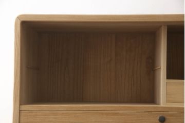 加茂総桐箪笥の見た目を変えずに綺麗にリペア!全体をクリーニング後、元の色を活かし蜜蝋クリアワックスにて仕上げ。(総桐たんす、衣装箪笥、整理タンス、胴厚)