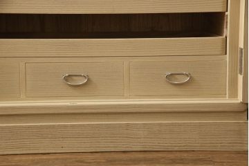加茂桐箪笥の見た目を変えずに綺麗にリペア!砥の粉は落とさず、汚れやシミのみ綺麗になるよう仕上げ。(胴厚、桐たんす、着物箪笥、和タンス)