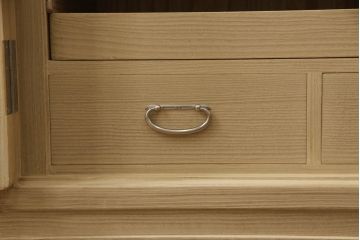 加茂桐箪笥の見た目を変えずに綺麗にリペア!砥の粉は落とさず、汚れやシミのみ綺麗になるよう仕上げ。(胴厚、桐たんす、着物箪笥、和タンス)