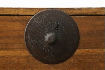 昭和初期の会津衣装箪笥をリペア&カスタム!上下分けて使用できるよう、内側から天板補強。鉄脚を取り付け、クリアワックスで仕上げ。(ローボード、ローチェスト、和たんす、時代箪笥、収納箪笥、衣装箪笥、引き出し、テレビ台)