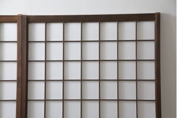 昭和初期の障子戸2枚をリペア&カスタム!金具は交換し、障子もプラスチック障子へ張り替え。全体を元の色味に合わせて着色して仕上げ。(建具、引き戸、ガラス戸)