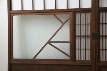 昭和初期の障子戸2枚をリペア&カスタム!金具は交換し、障子もプラスチック障子へ張り替え。全体を元の色味に合わせて着色して仕上げ。(建具、引き戸、ガラス戸)
