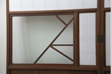 昭和初期の障子戸2枚をリペア&カスタム!金具は交換し、障子もプラスチック障子へ張り替え。全体を元の色味に合わせて着色して仕上げ。(建具、引き戸、ガラス戸)