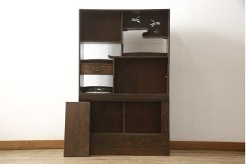 重ね茶棚にリペア&カスタム!中段・下段引き戸内部の既存の棚板を取り外し、棚受けを取り付け、棚板を各1枚製作し取り付け。本体は現状をベースに着色。(茶箪笥、飾り棚、収納棚、戸棚)