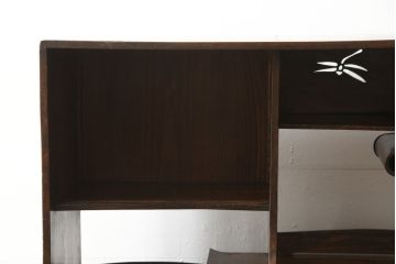 重ね茶棚にリペア&カスタム!中段・下段引き戸内部の既存の棚板を取り外し、棚受けを取り付け、棚板を各1枚製作し取り付け。本体は現状をベースに着色。(茶箪笥、飾り棚、収納棚、戸棚)