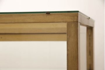 ガラスケースの見た目を変えずに綺麗にリペア!棚底をオーク材に変更し、本体は現状をベースに着色。(収納棚、陳列棚、飾り棚、ショーケース)