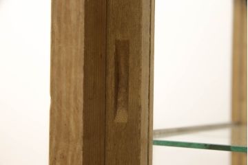 ガラスケースの見た目を変えずに綺麗にリペア!棚底をオーク材に変更し、本体は現状をベースに着色。(収納棚、陳列棚、飾り棚、ショーケース)