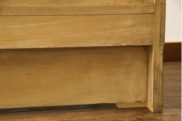 ガラスケースの見た目を変えずに綺麗にリペア!棚底をオーク材に変更し、本体は現状をベースに着色。(収納棚、陳列棚、飾り棚、ショーケース)