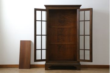 書棚をリペア&カスタム!ダボ穴を作り棚板を可動できる仕様に。追加で棚板を1枚製作し、色味は本体に合わせて着色。(本箱、本棚、飾り棚、収納棚、キャビネット)