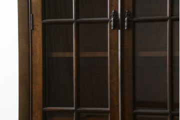 書棚をリペア&カスタム!ダボ穴を作り棚板を可動できる仕様に。追加で棚板を1枚製作し、色味は本体に合わせて着色。(本箱、本棚、飾り棚、収納棚、キャビネット)
