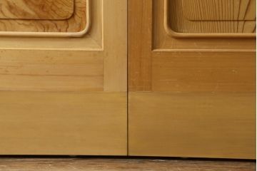 裏障子付き格子戸4枚をリペア&カスタム!高さと幅をリサイズし、V字戸車を取り付け。障子を張り替え、中央部分のガラスを変わり花菱ガラスに交換し、色味は本体に合わせて着色。(建具、引き戸、ガラス帯戸、障子戸)