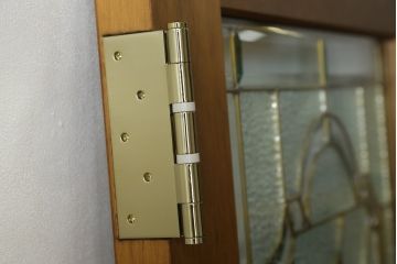 ステンドグラスをリペア&カスタム!当店のステンドグラスを使用し、ご希望のサイズ・色味にてドアを製作。(扉、建具)